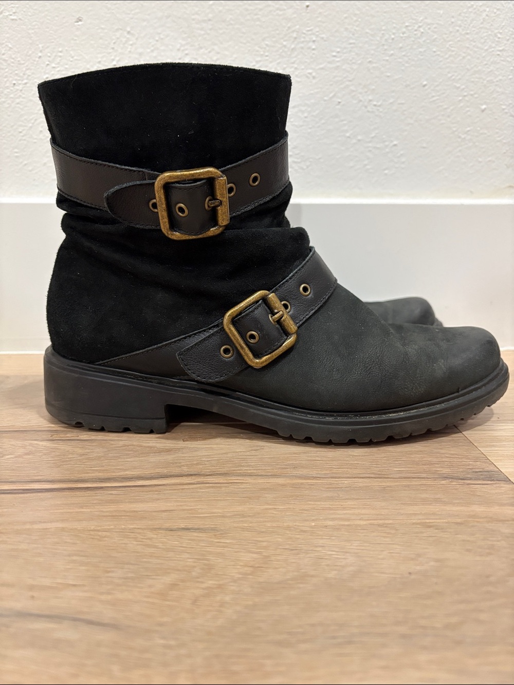 Munro Dallas Black Leather & Suede Moto Buckle Ankle Boots Size 8.5
